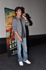 Shahrukh Khan promotes Chennai Express in Maratha Mandir, Mumbai on 15th Aug 2013 (59).JPG